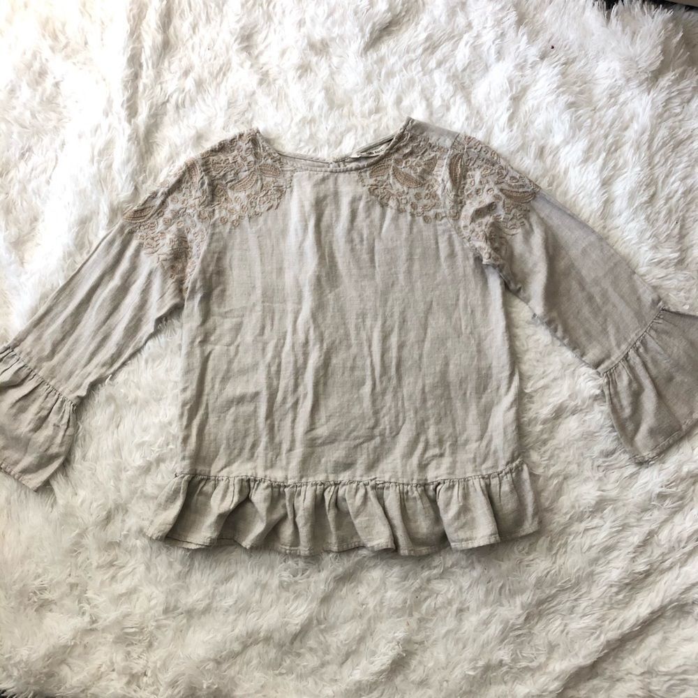 ZARA BASIC EMBROIDERED BEIGE TOP/ RUFFLED HEM sz M - Picture 2 of 10